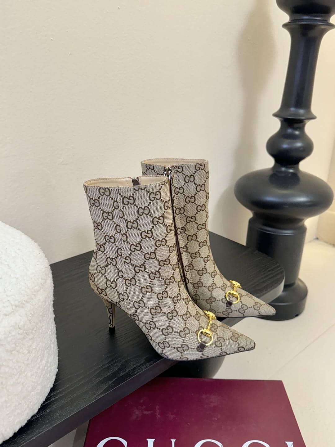 0023 Boots